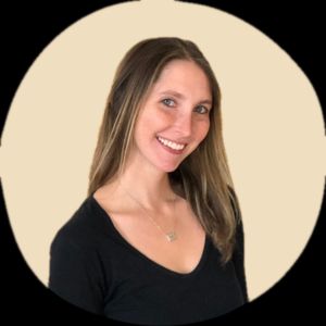 Kelli McGrane dietitian headshot